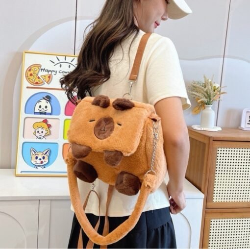Mochila Peluche Cuadrada - Capybara