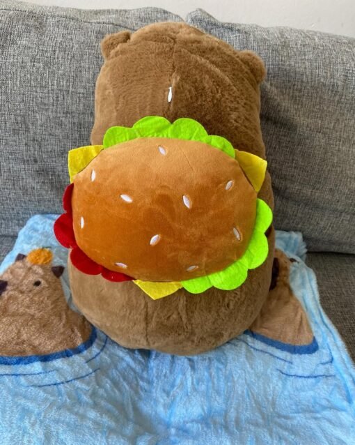 Peluche Capybara con manta y accesorios - Imagen 5